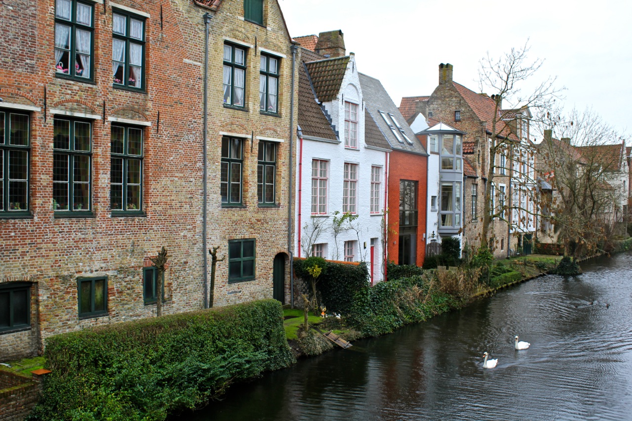 bruges travel guide video