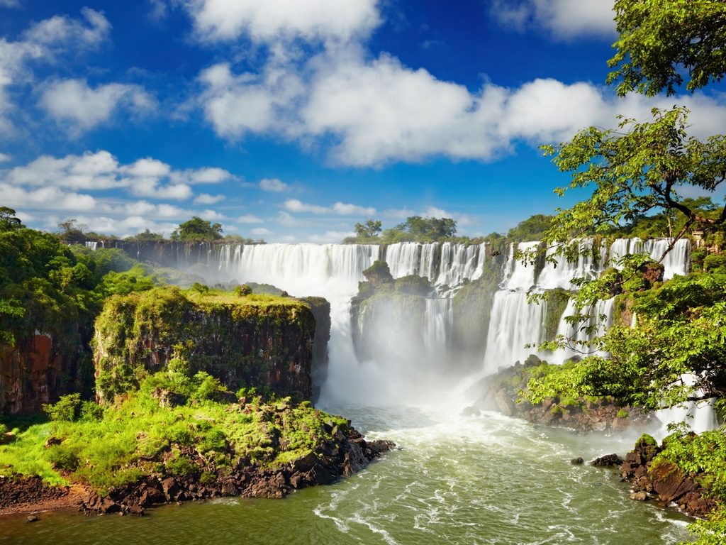 Iguassu Falls Argentina and Brazil | WORLD OF WANDERLUST