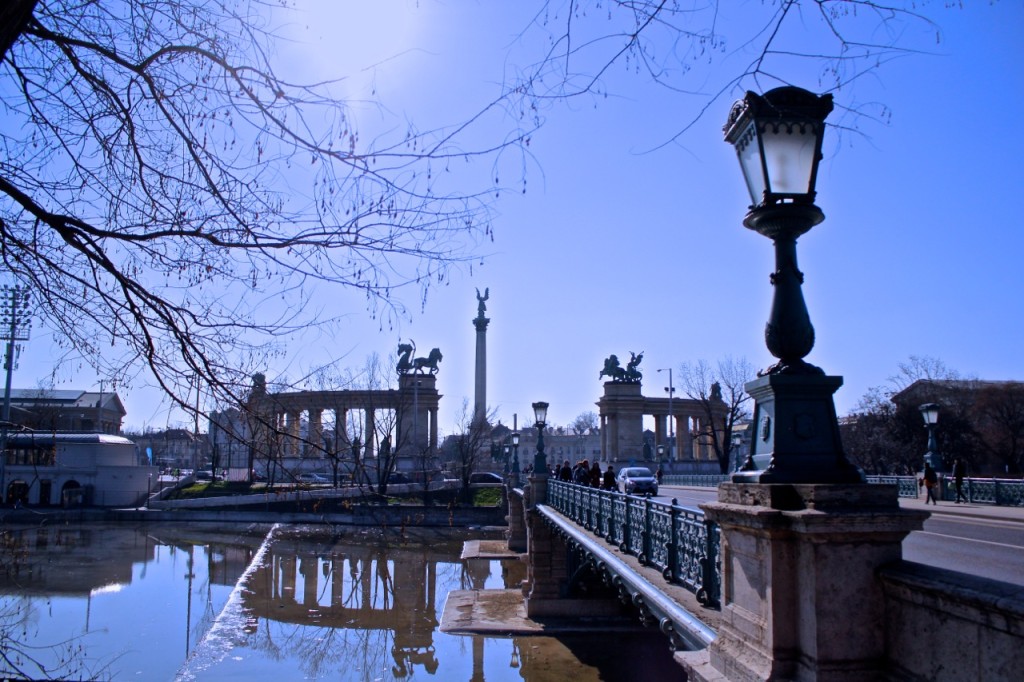 plaza de los heroes budapest