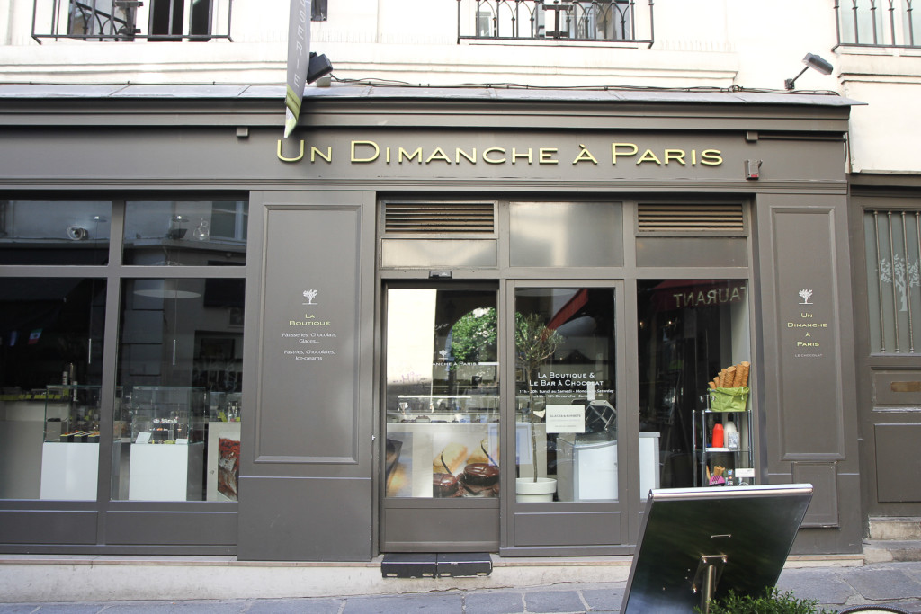Un Dimanche à Paris