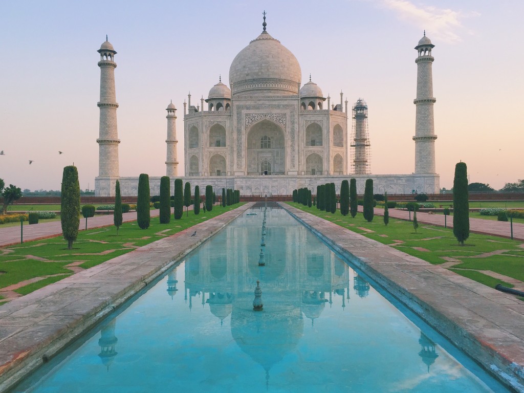 El amanecer del Taj Mahal