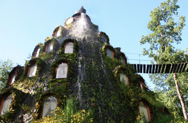 Volcano-hotel