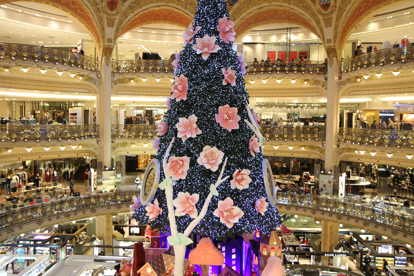 Christmas shopping in Paris