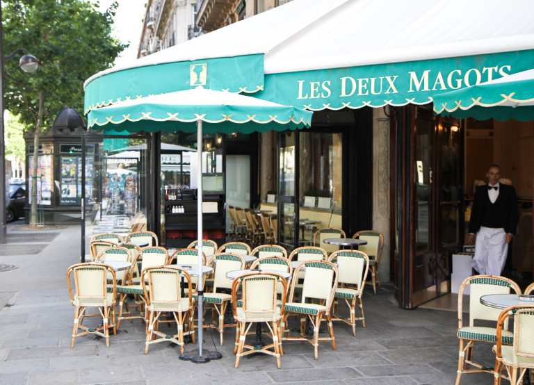 Cómo pedir el almuerzo en un café parisino