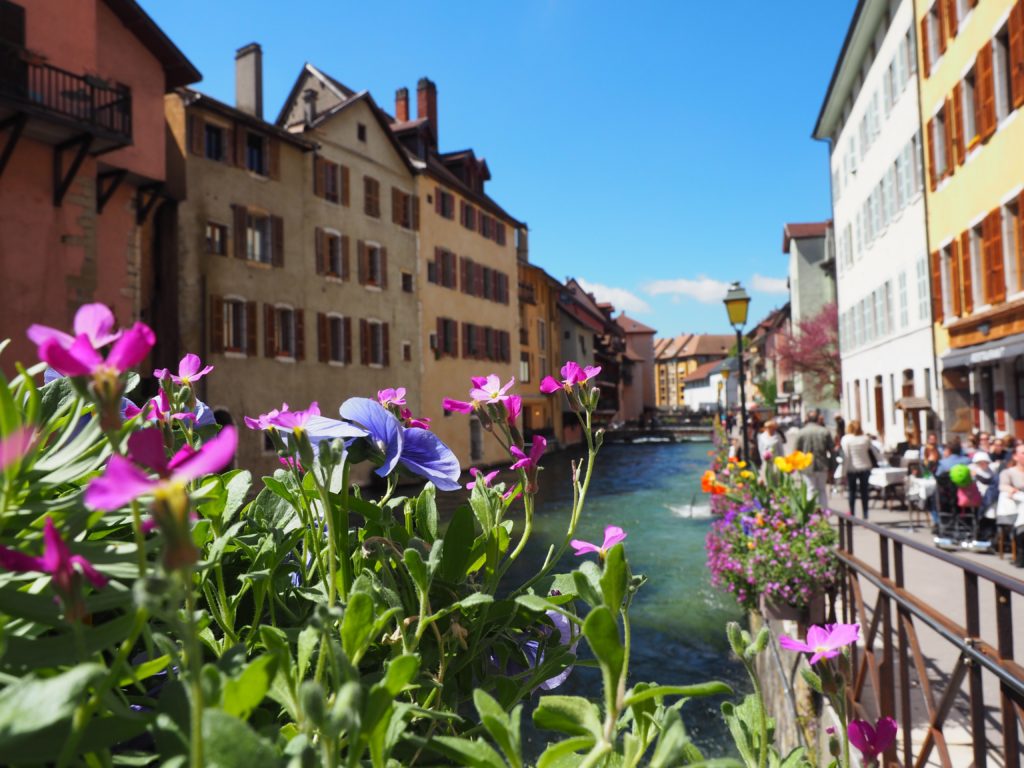 Annecy, Francia |  Mundo de pasión por los viajes