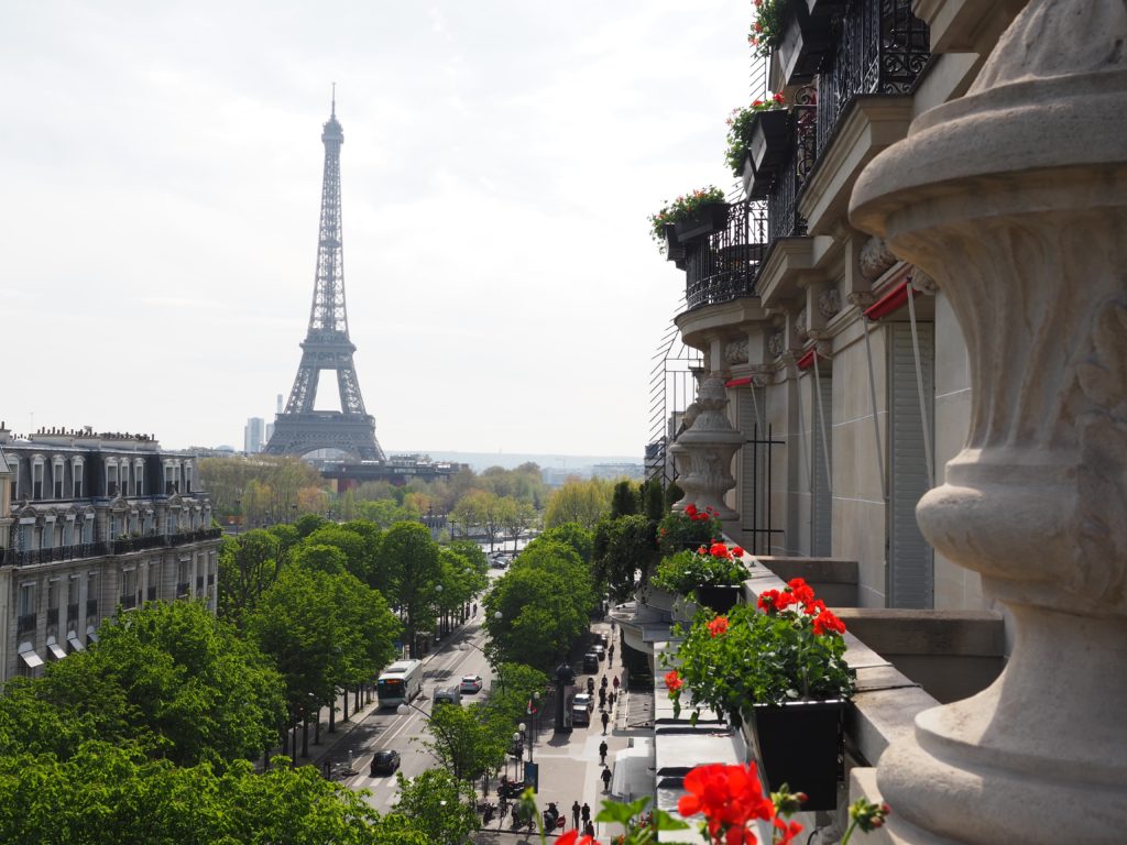 Hôtel Plaza Athénée Paris |  Mundo de pasión por los viajes