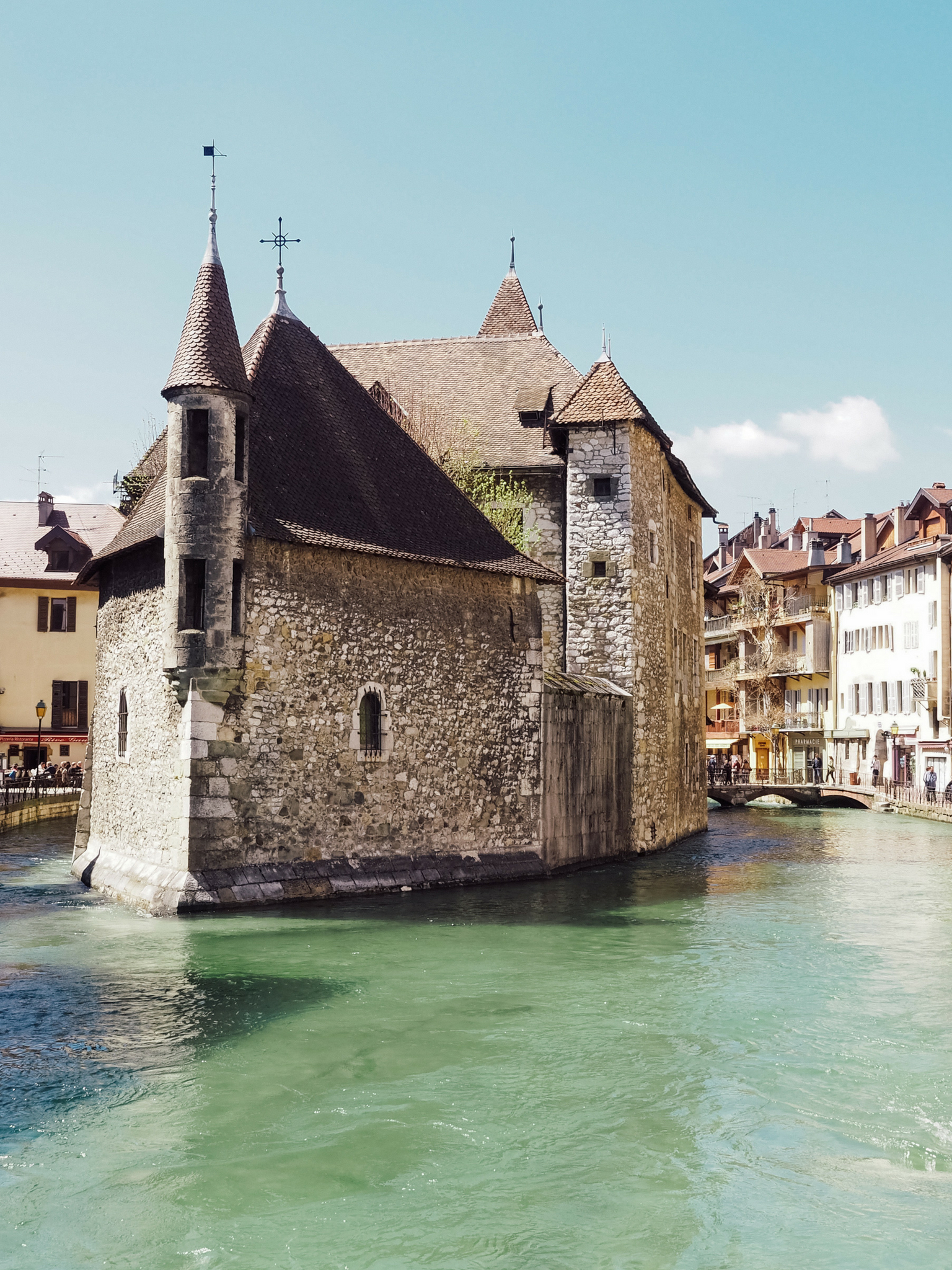 20 Incredible Places to Visit in France