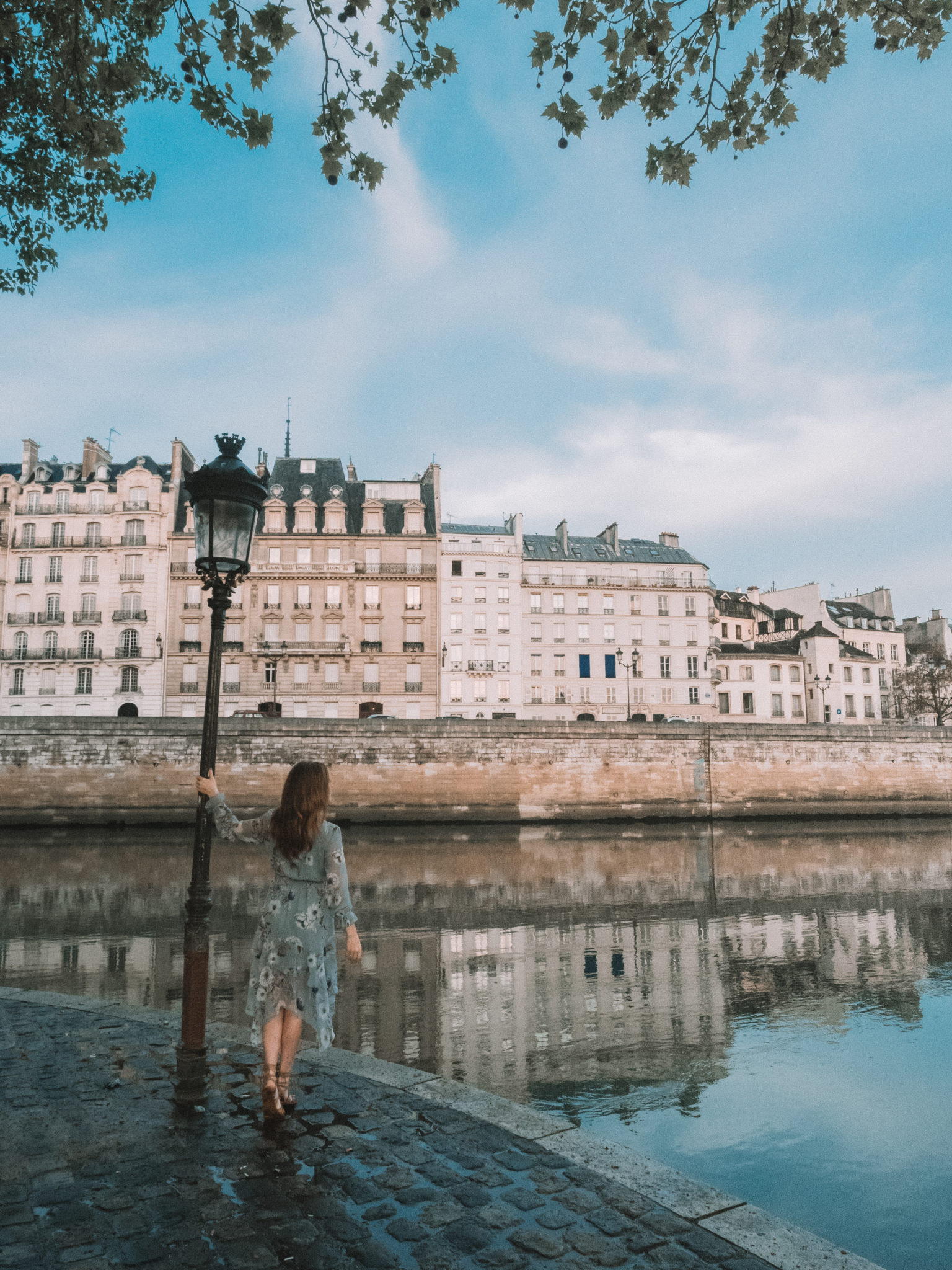 Brooke Saward à Paris |  LE MONDE DE L'EXTRACTION