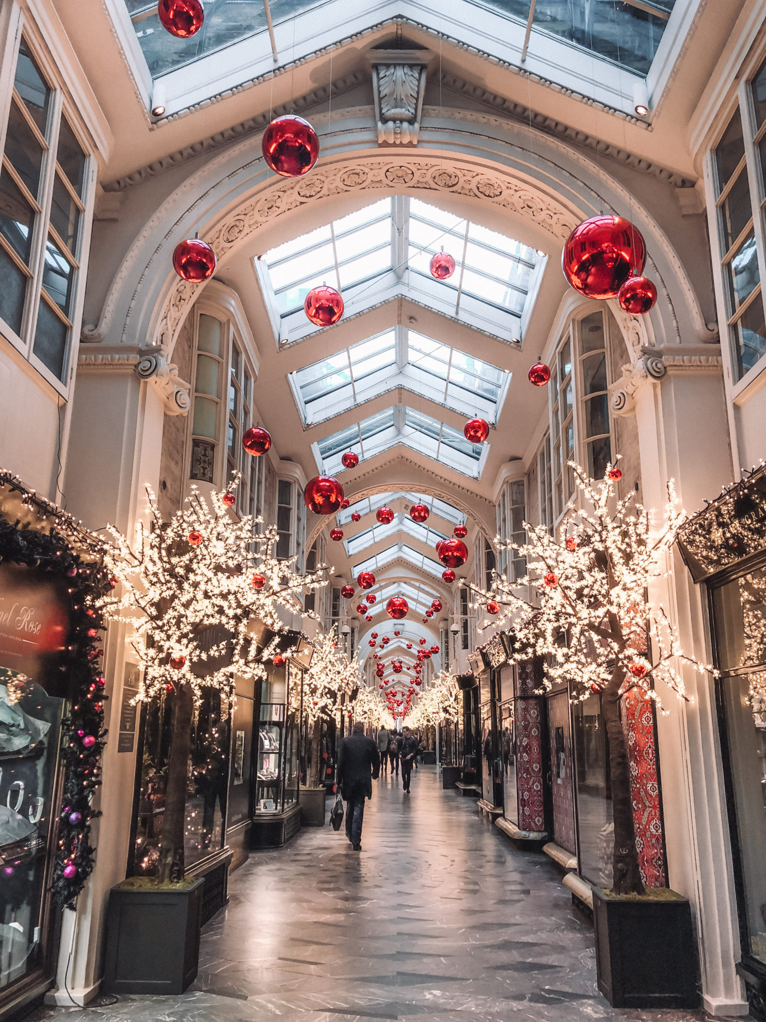 8 Must do Things when spending Christmas in London