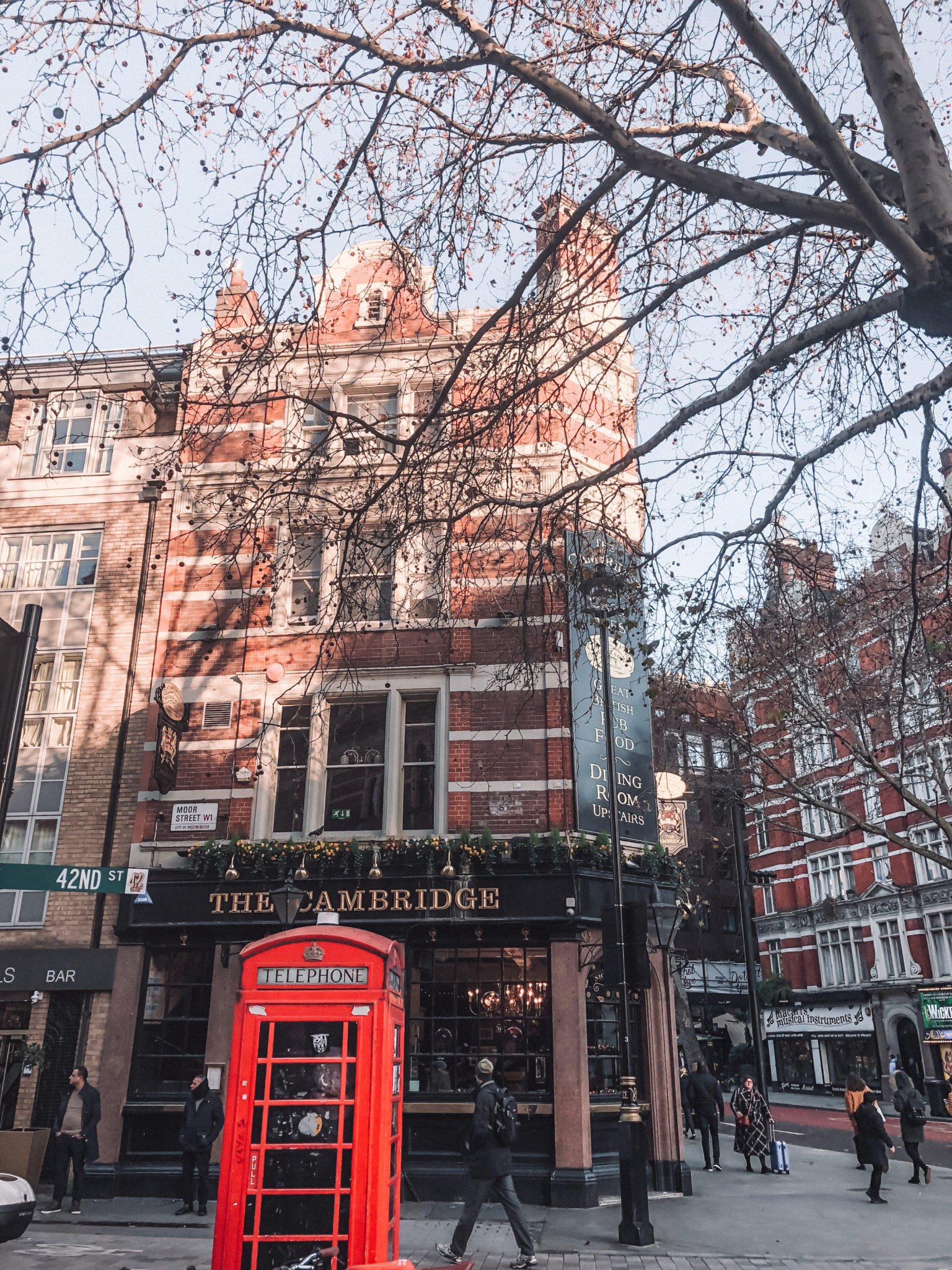 London at Christmas | WORLD OF WANDERLUST