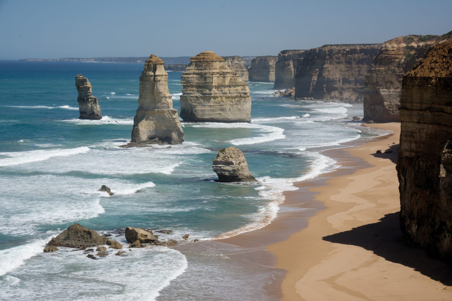 places to visit between uk and australia