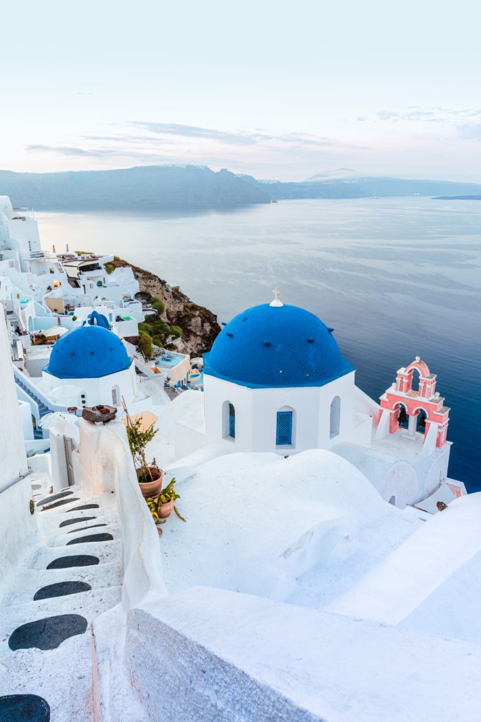 Travel Guide to Santorini