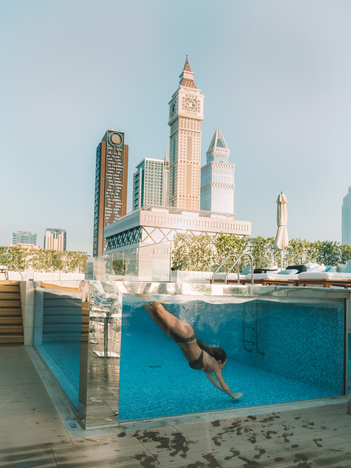 Дубай бассейн