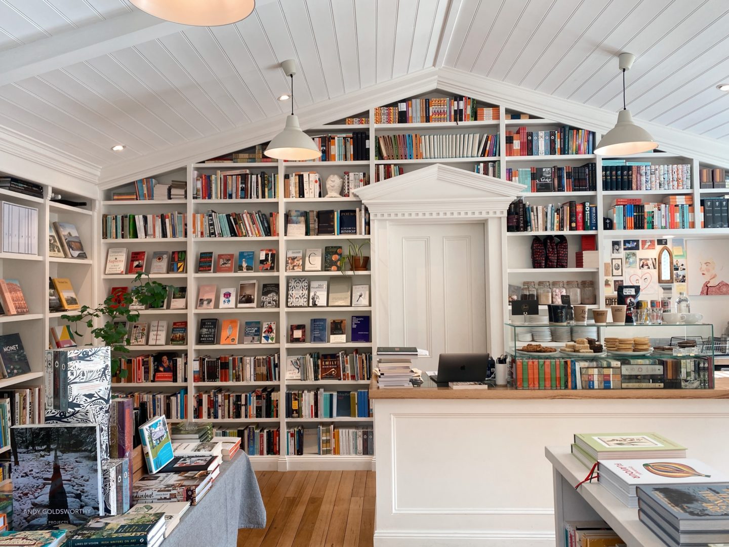 Black Swan Bookshop New Norfolk | Tasmania Guide