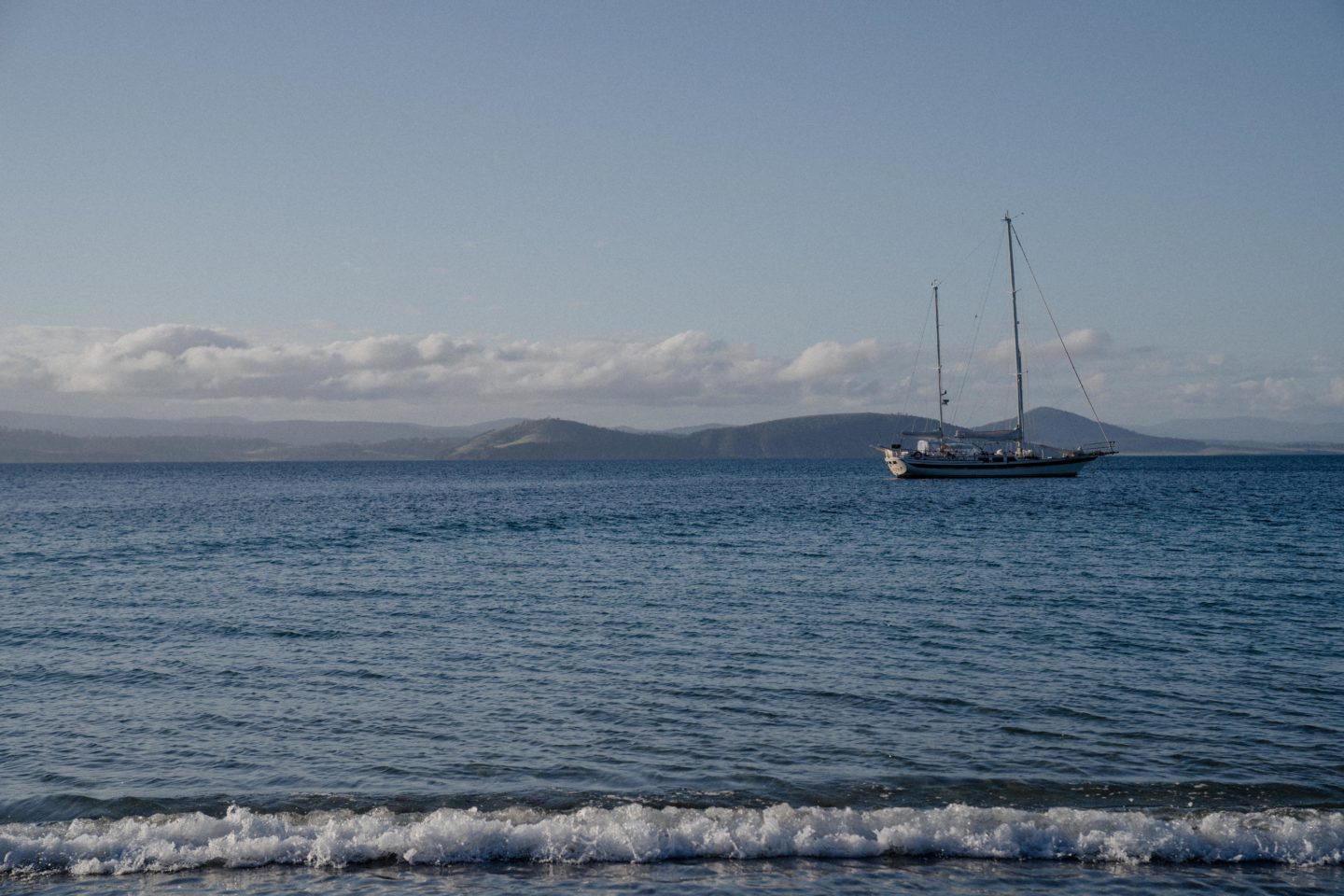 Wineglass Bay Sail Walk Review | World of Wanderlust