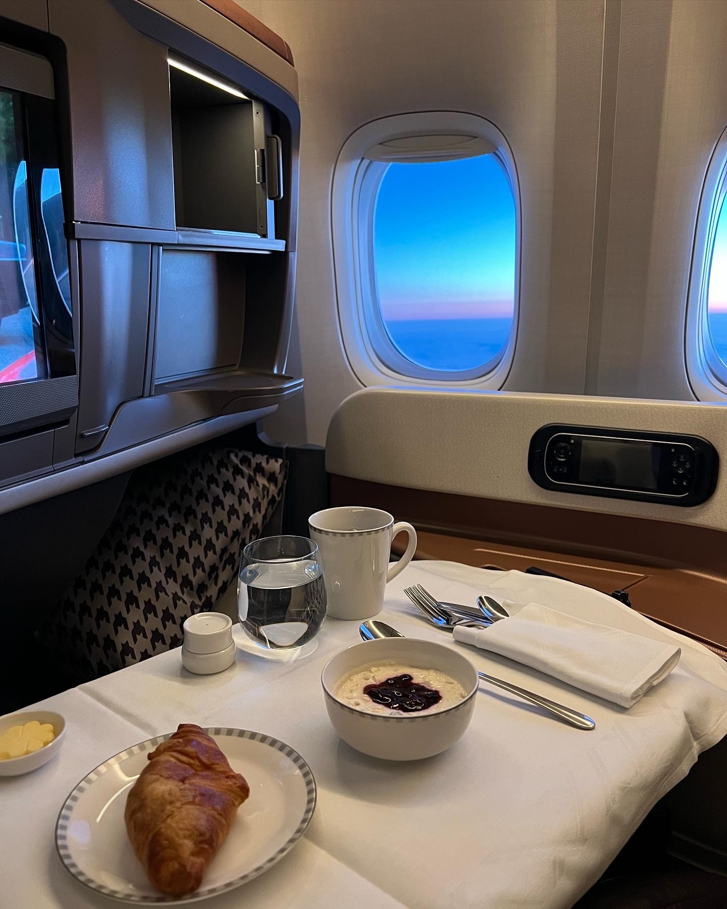 Singapore Airlines Business Class Review