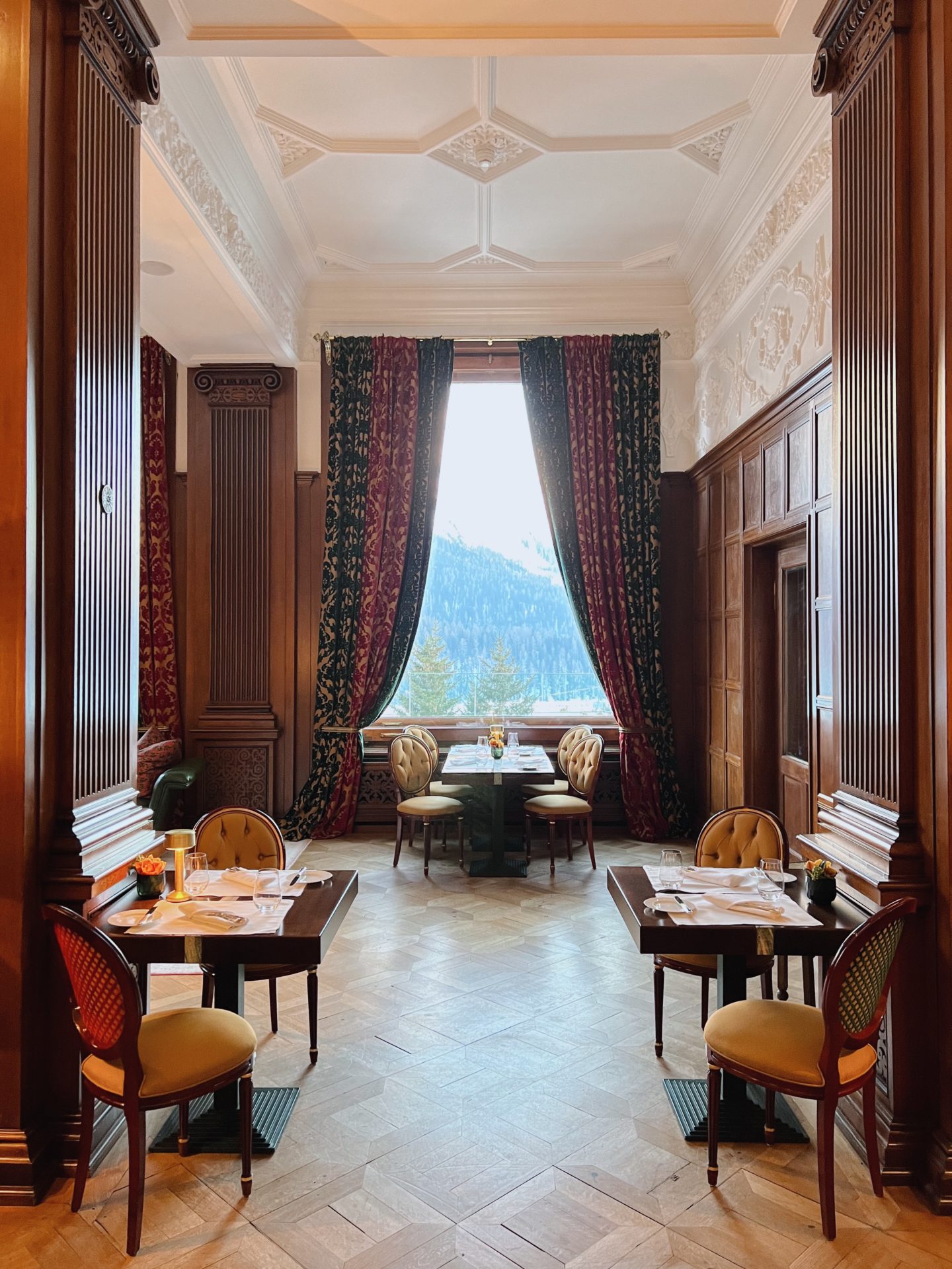 Carlton Hotel São Moritz |  Mundo do desejo de viajar