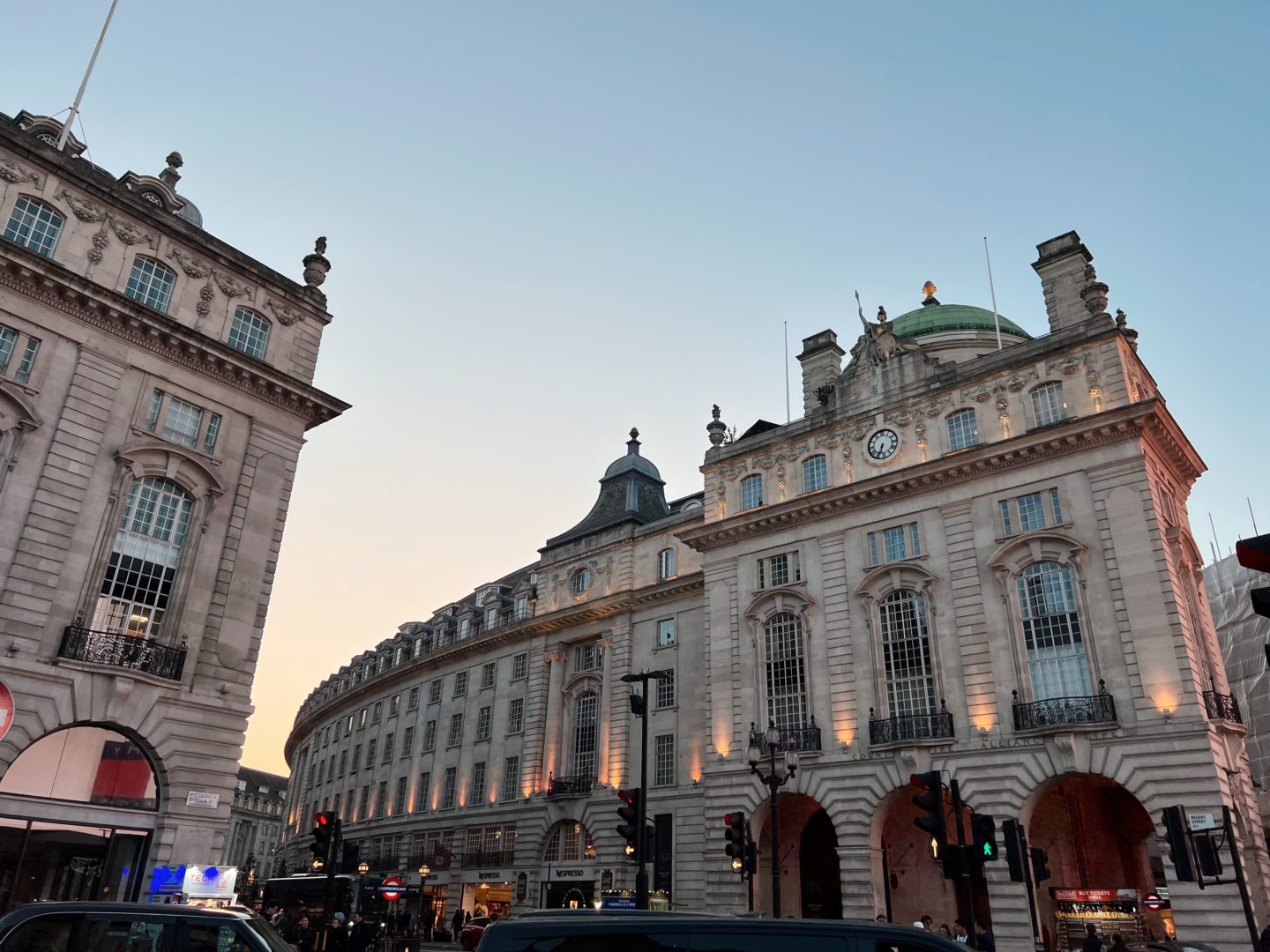 The Londoner Hotel Review | World of Wanderlust